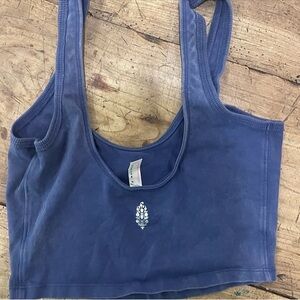 Free people movement cropped tank in blue! Xs/s perfect condition